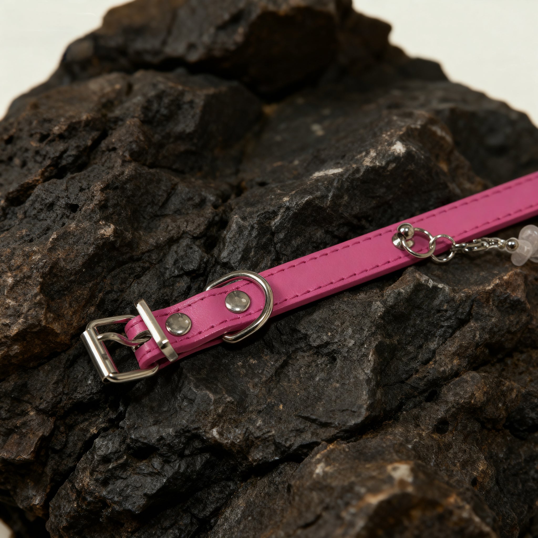 Natural powder crystal adjustment button pet collar - protect the gentle ties between you and your pet